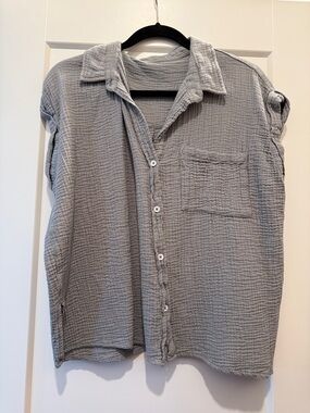 Relaxed Light Gray Crinkle Button-Down Shirt